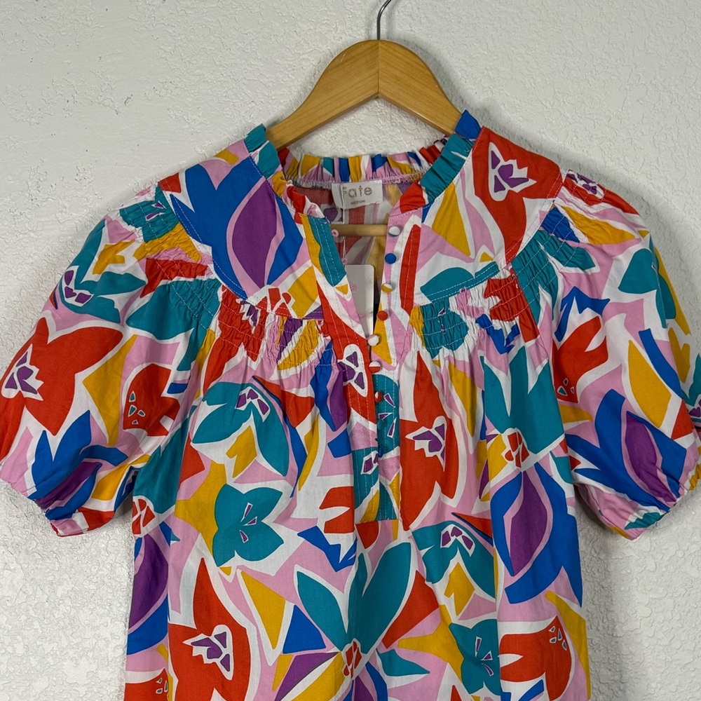 NWT Fate colorful tropical print smocked detail blouse tropical vacation beach - Picture 2 of 8